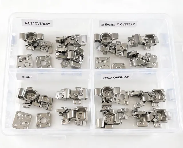 Hinge sample tray