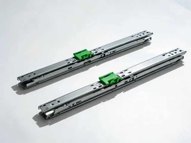 Undermount drawer slides